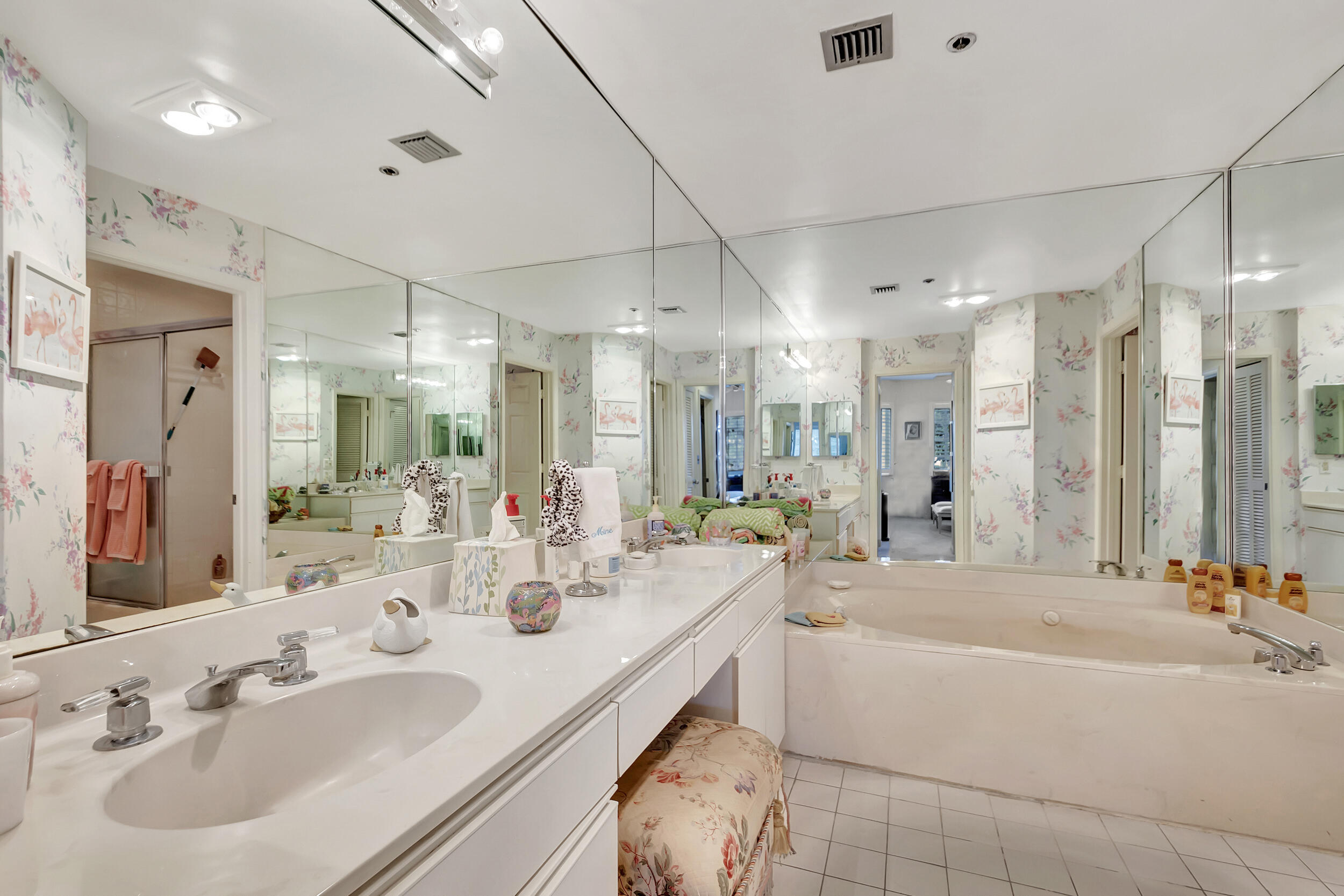 17031 Boca Club Boulevard, Unit 61B Boca Raton, FL 33487 - Photo 22 of 45 Primary bath