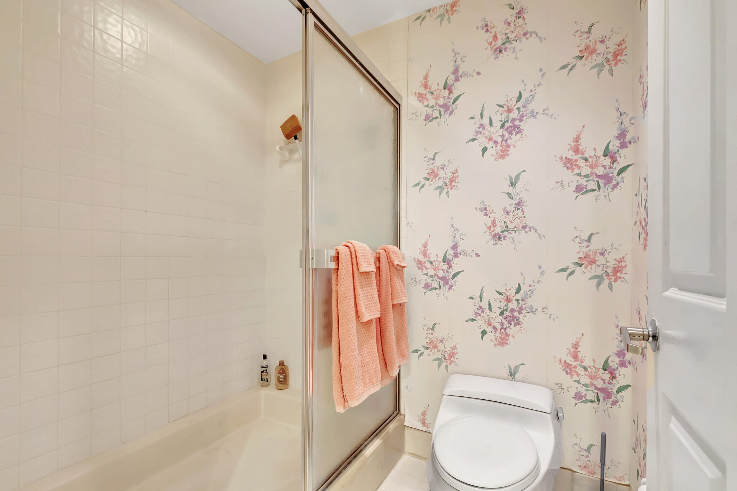 17031 Boca Club Boulevard, Unit 61B Boca Raton, FL 33487 - Photo 25 of 45 Primary bath