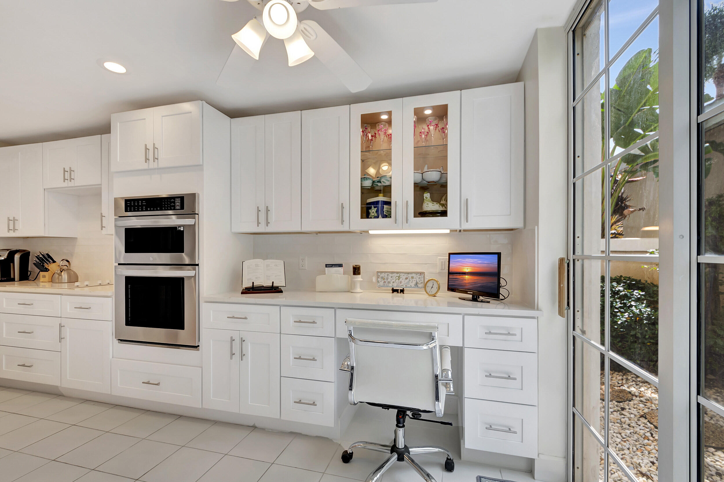 17031 Boca Club Boulevard, Unit 61B Boca Raton, FL 33487 - Photo 8 of 45 Kitchen