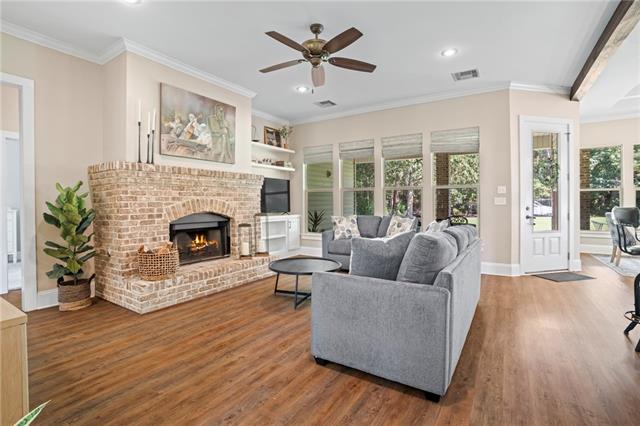 2225 Labarre Street Mandeville, LA 70448 - Photo 3 of 26