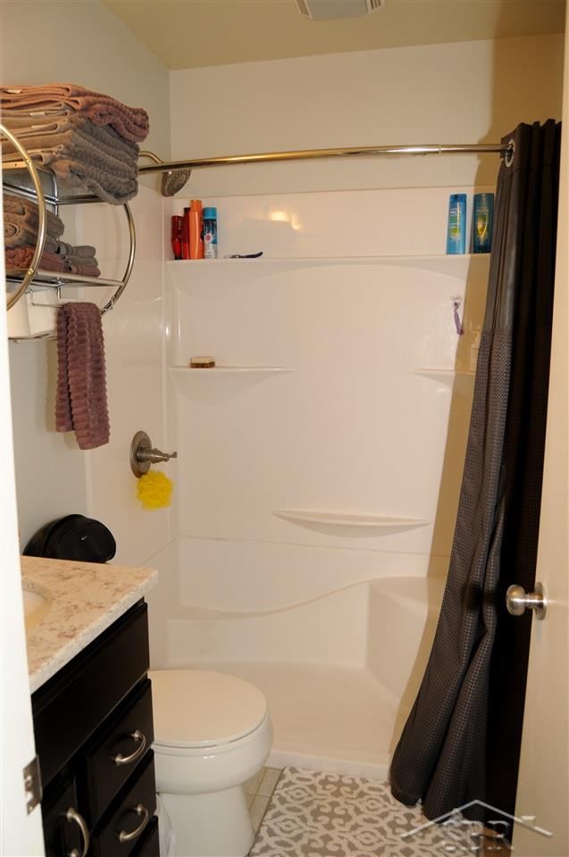 3644 North River Road Freeland, MI 48623 - Photo 10 of 21 3 pc Bath