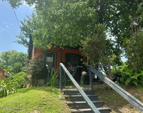 $11,900 | 1002 Howard Street, Vicksburg, MS 39183
