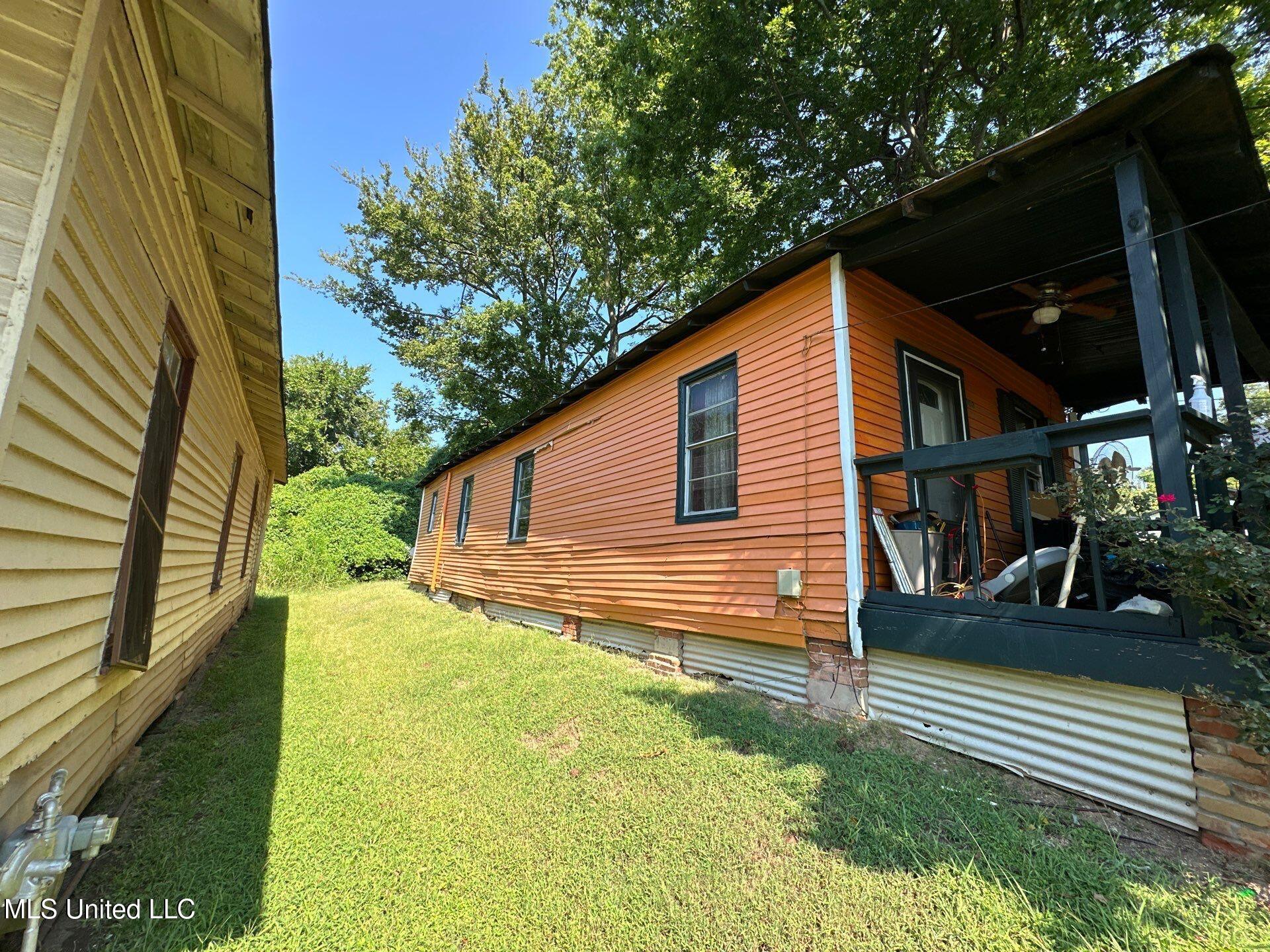 1002 Howard Street Vicksburg, MS 39183 - Photo 11 of 15 40-Aug 19 2025 10_30am-u1HK