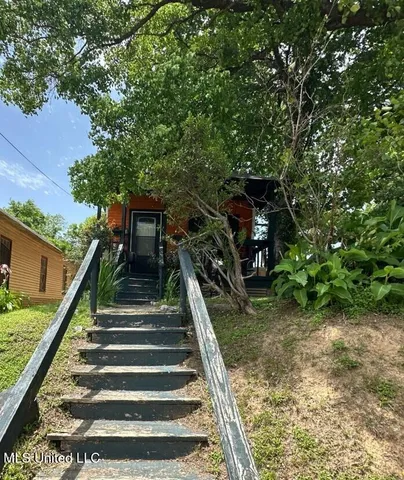 $16,900 | 1002 Howard Street, Vicksburg, MS 39183