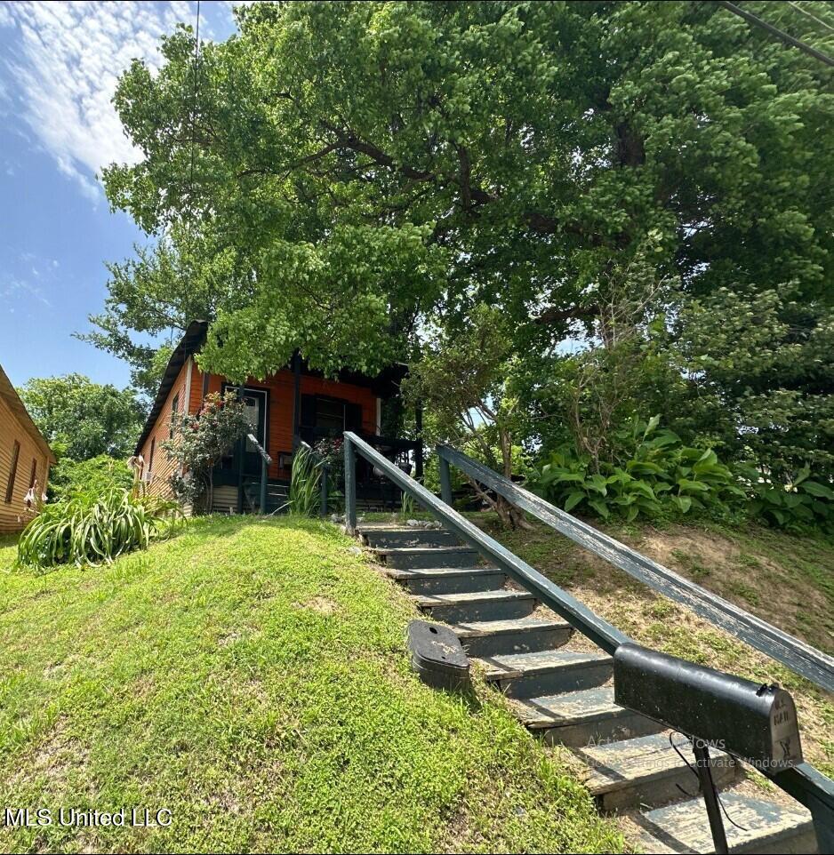 1002 Howard Street Vicksburg, MS 39183 - Photo 14 of 15 Front View