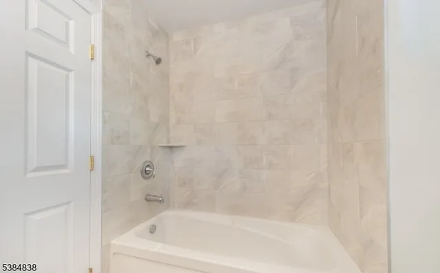 $2,850 | 15 Olyphant Place, Unit 2, Morristown, NJ 07960