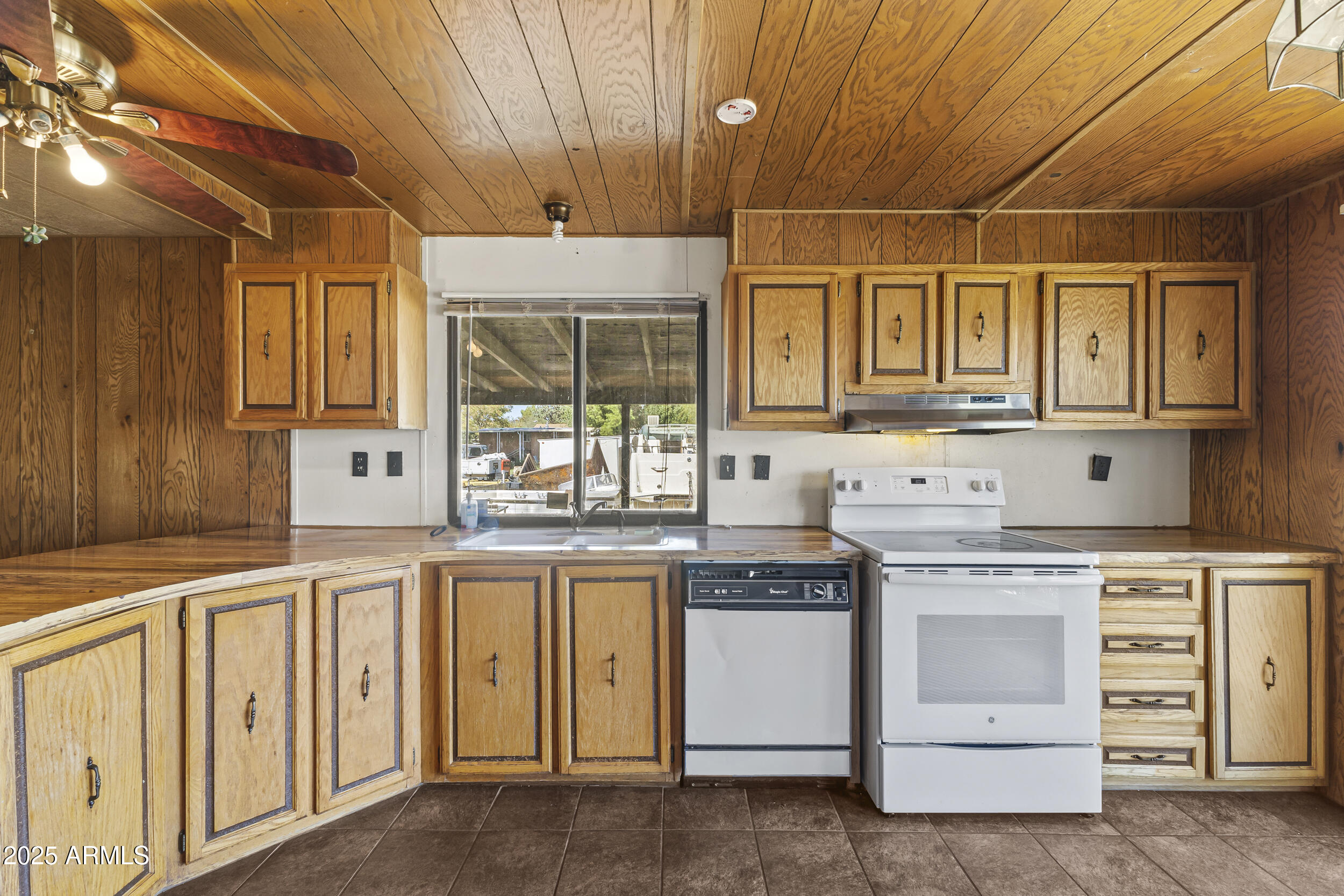 17071 East Bob White Road Mayer, AZ 86333 - Photo 8 of 24 8_08