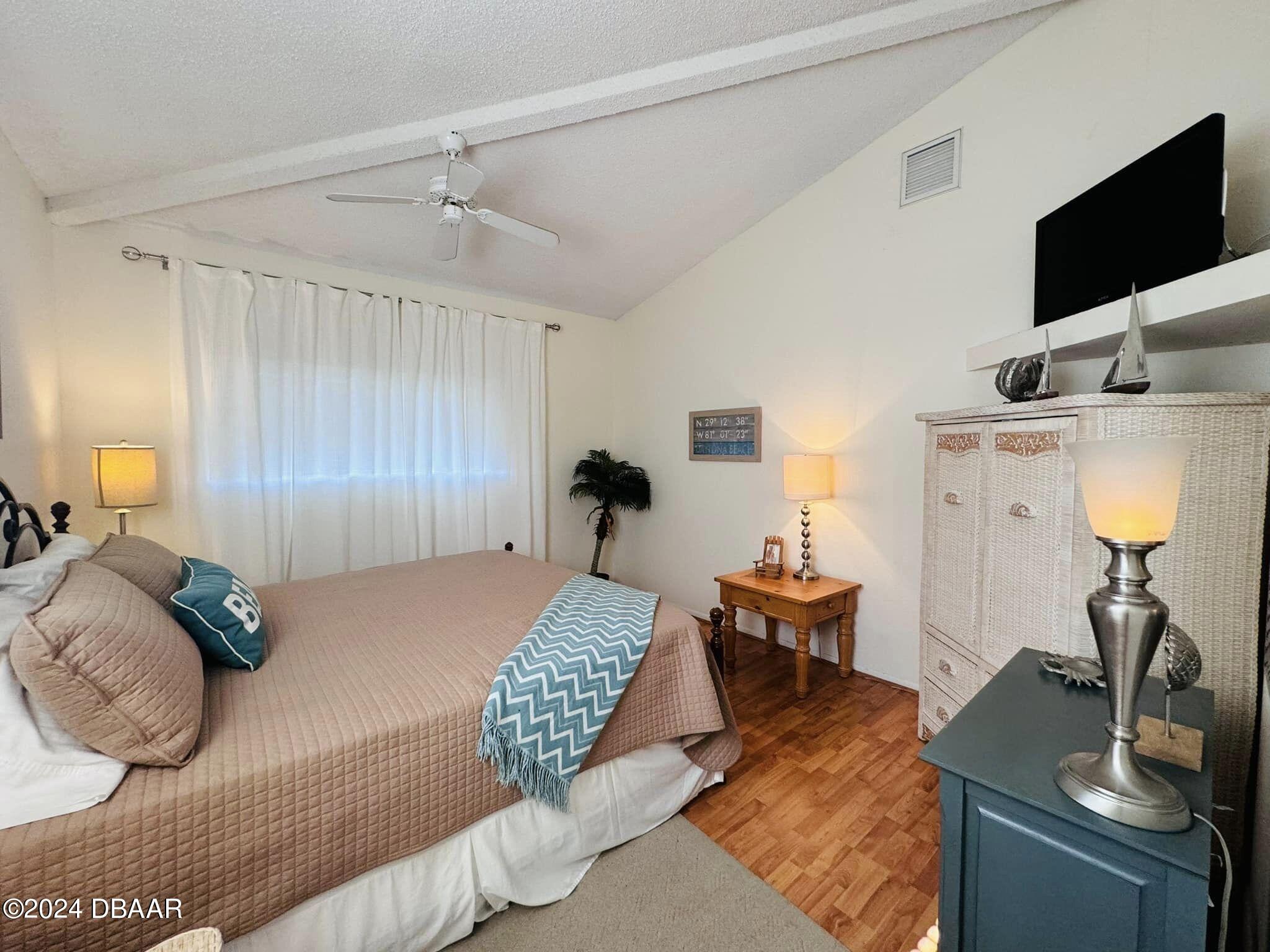 12 Berkley Road Ormond Beach, FL 32176 - Photo 15 of 44 vaulted ceilings