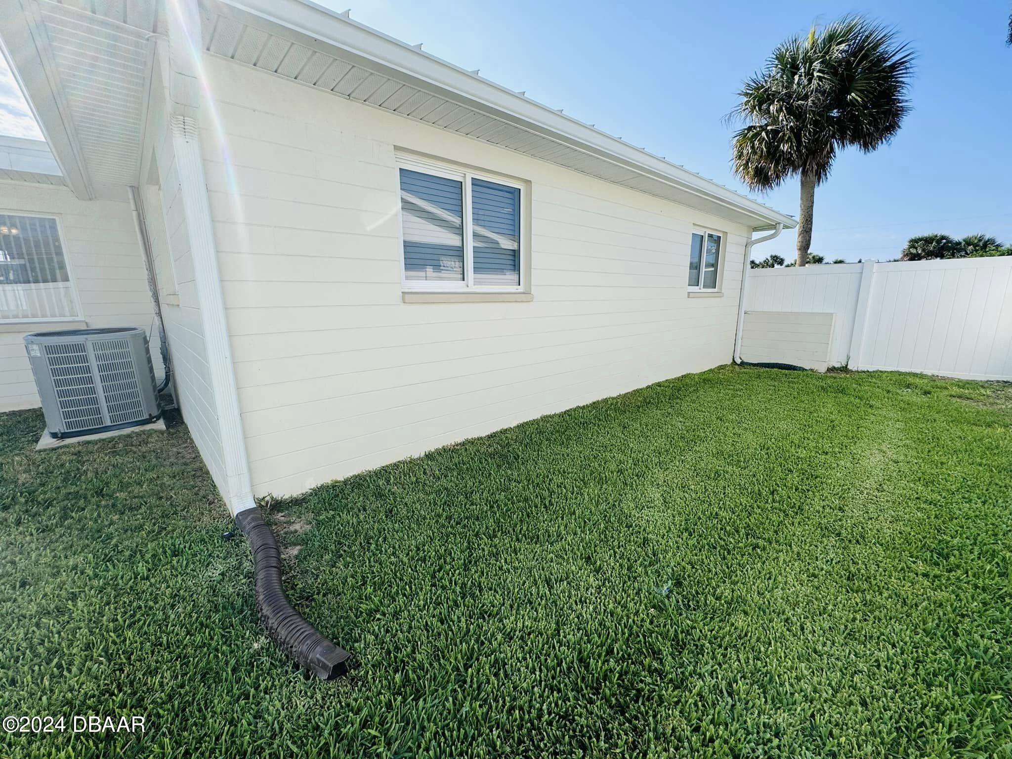 12 Berkley Road Ormond Beach, FL 32176 - Photo 37 of 44 side yard