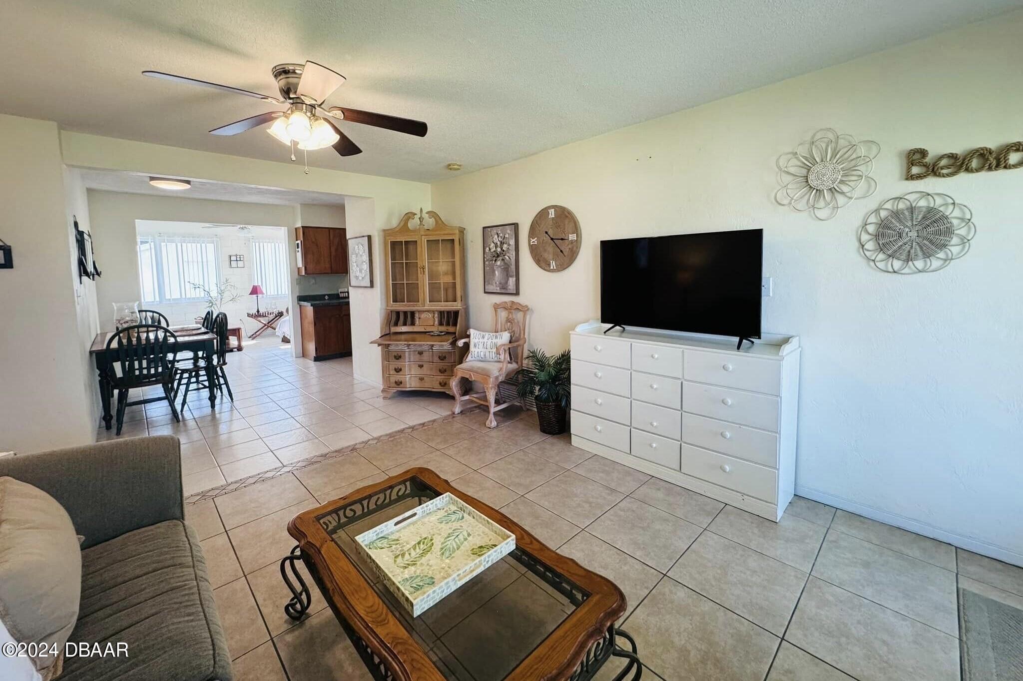 12 Berkley Road Ormond Beach, FL 32176 - Photo 4 of 44 living room