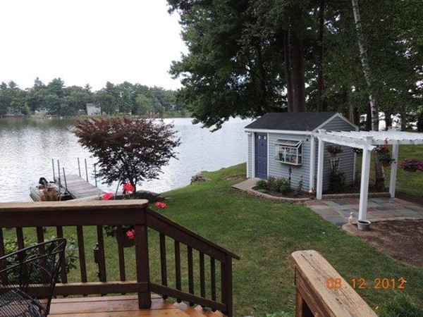 82 Oak Ridge Terrace Lynnfield, MA 01940 - Photo 3 of 12 Gallery Image 3