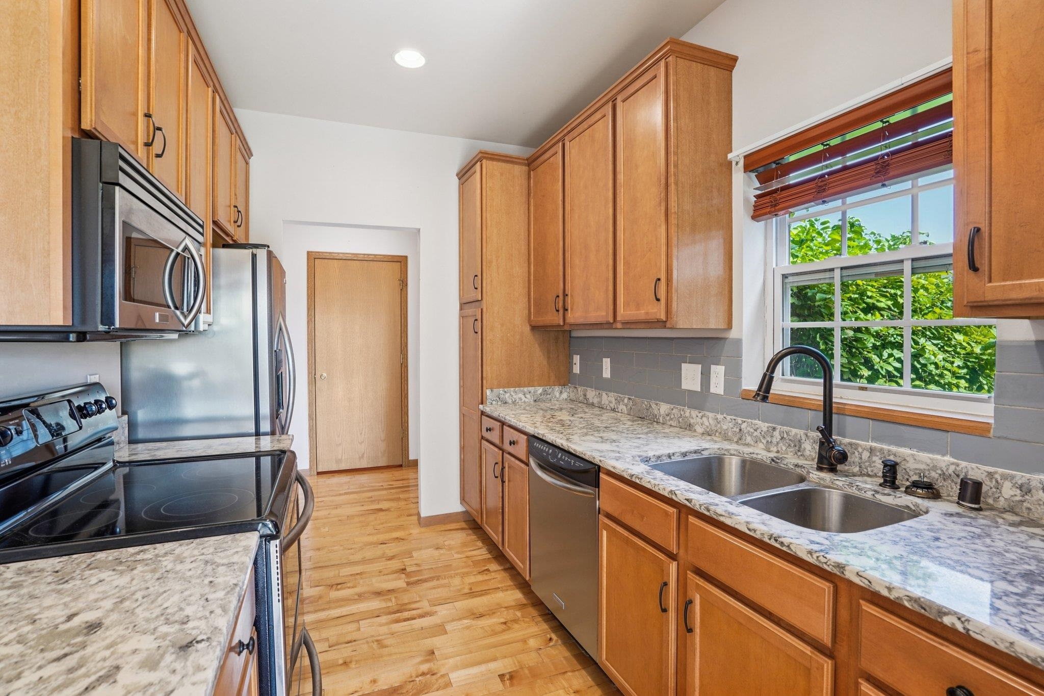 4025 Maple Grove Drive Madison, WI 53719 - Photo 11 of 33