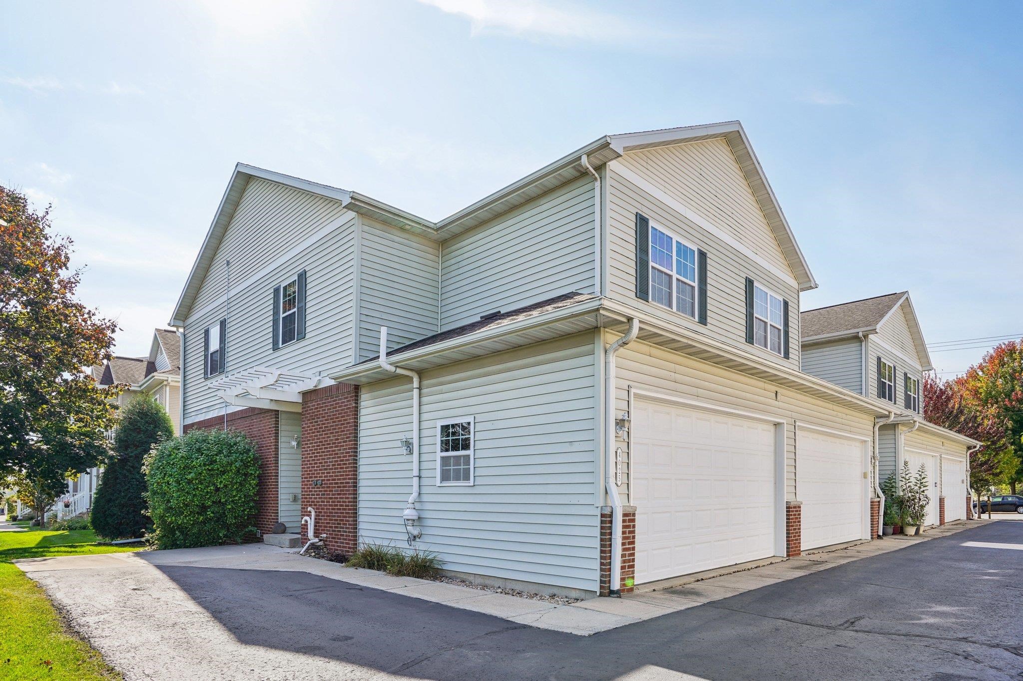 4025 Maple Grove Drive Madison, WI 53719 - Photo 2 of 33