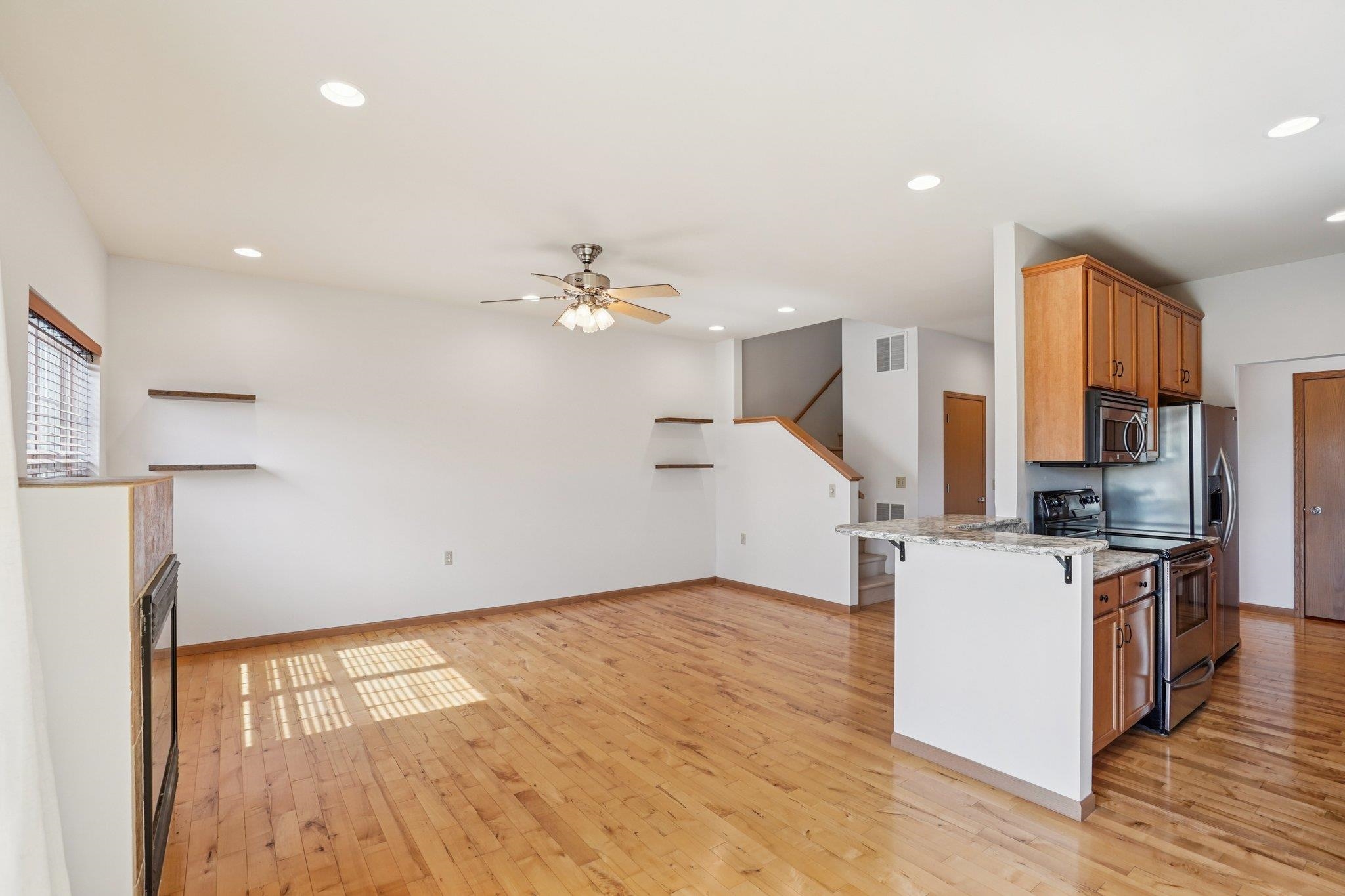 4025 Maple Grove Drive Madison, WI 53719 - Photo 7 of 33