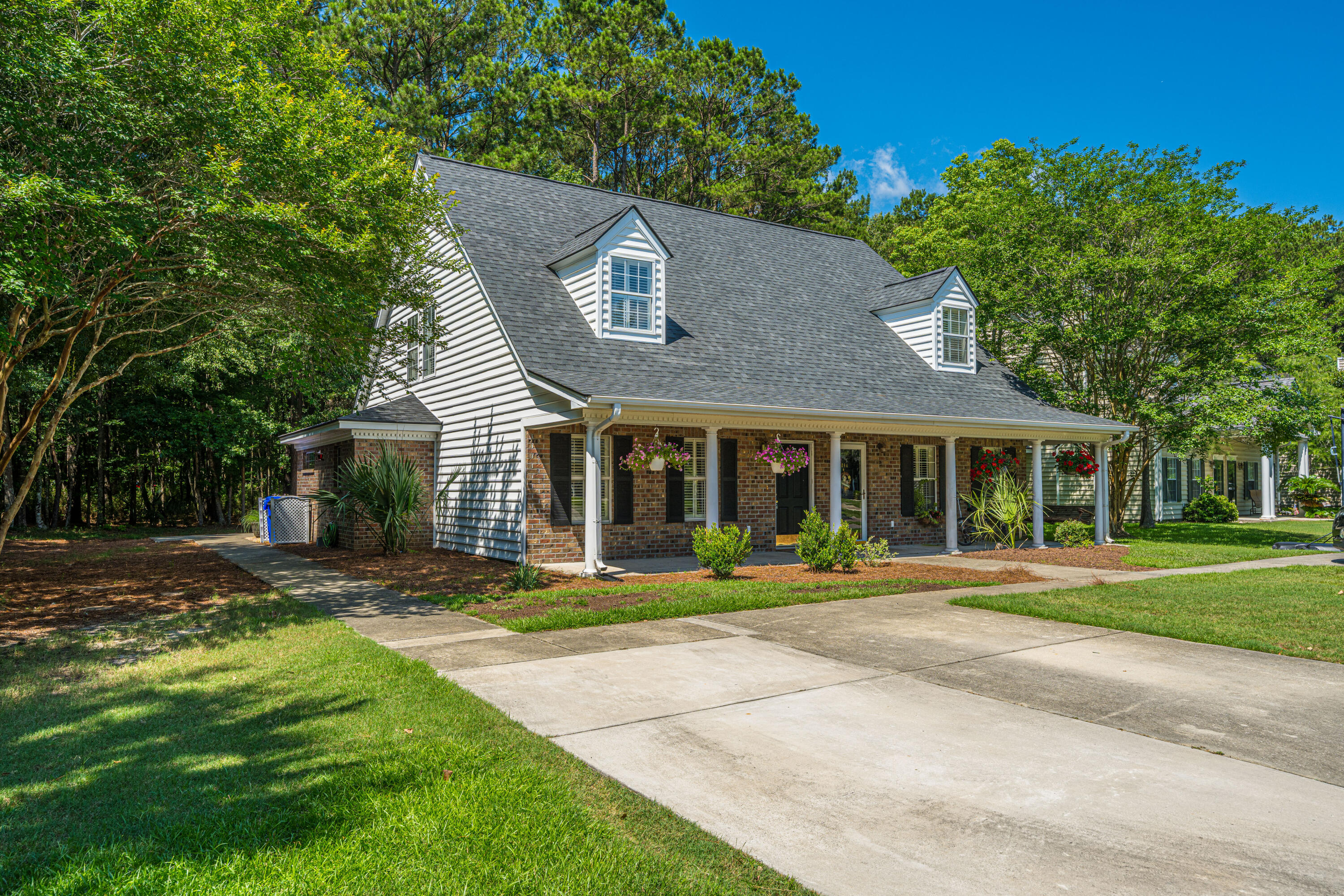2080 Kings Gate Lane Mount Pleasant, SC 29466 - Photo 36 of 36 Front Exterior