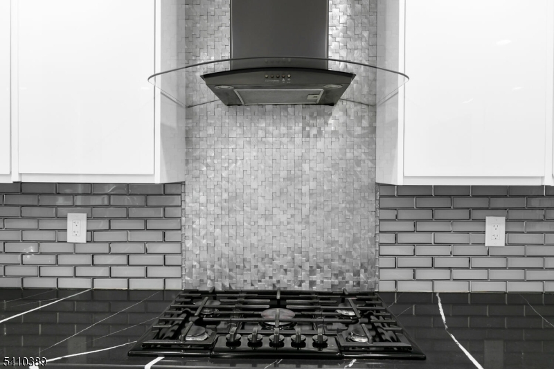 450 Vanderveer Road Bridgewater, NJ 08807 - Photo 3 of 48