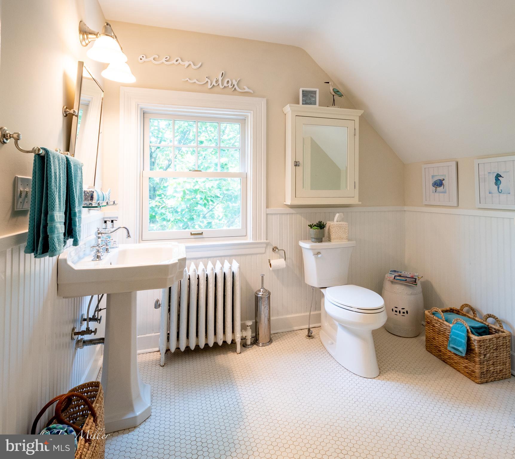 322 Hawthorn Road Baltimore, MD 21210 - Photo 50 of 72 Up lvl 2, FB3: sizable area, ped sink, NEW toilet