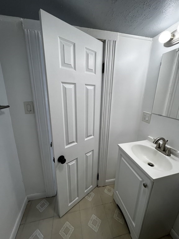 20 Mohan Street, Unit 2 Everett, MA 02149 - Photo 4 of 9