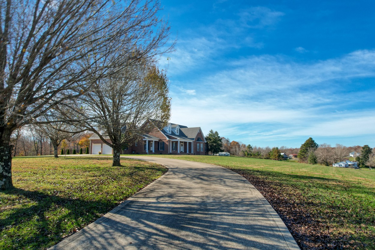 655 Hillview Road North Dickson, TN 37055 - Photo 5 of 68 Gallery Image 5