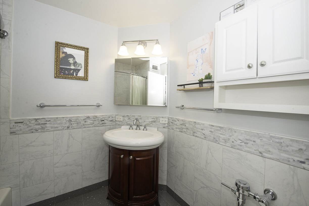 5801 North Sheridan Road, Unit 18C Chicago, IL 60660 - Photo 17 of 37 Gallery Image 17
