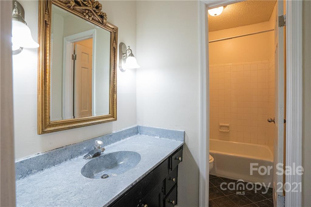 6701 Thermal Road Charlotte, NC 28211 - Photo 16 of 31 Gallery Image 16