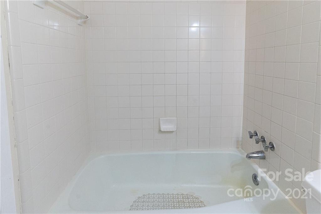6701 Thermal Road Charlotte, NC 28211 - Photo 20 of 31 Gallery Image 20