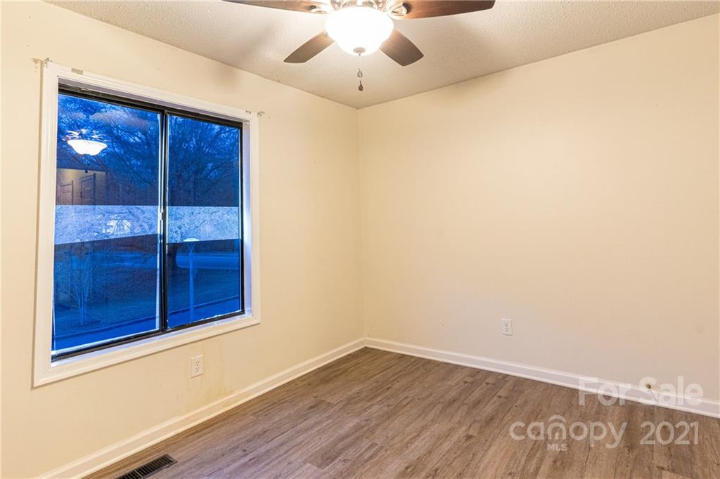 6701 Thermal Road Charlotte, NC 28211 - Photo 25 of 31 Gallery Image 25