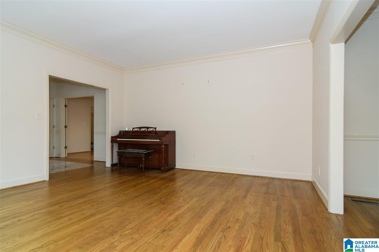 3017 North Woodridge Road Birmingham, AL 35223 - Photo 8 of 41