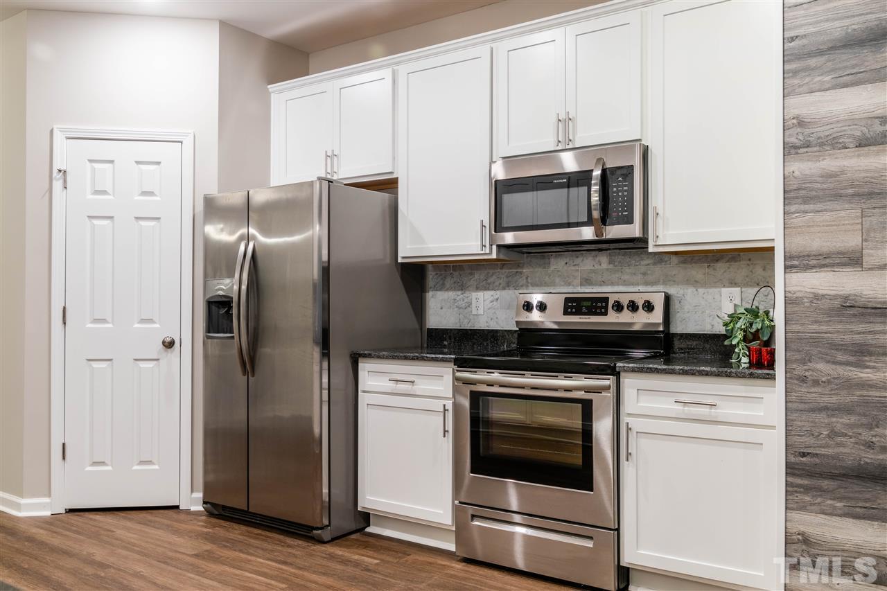 5317 B Fayetteville Road Durham, NC 27713 - Photo 6 of 30 Stainless steel appliances