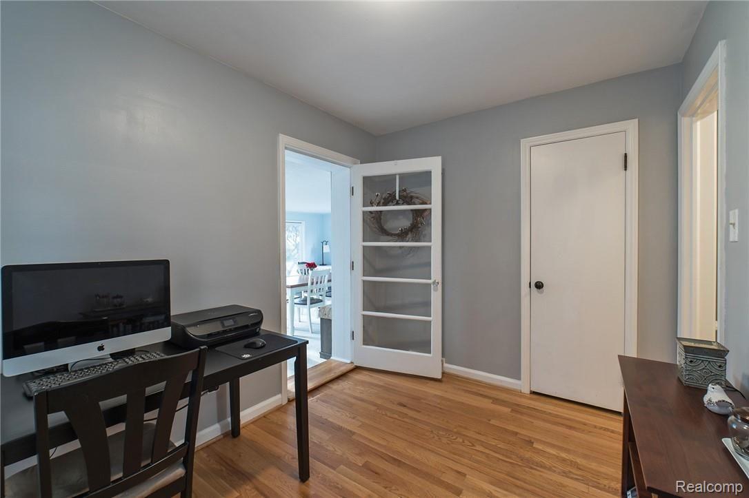 1829 Oxford Road Grosse Pointe, MI 48236 - Photo 13 of 25 1829Oxford-13.jpg