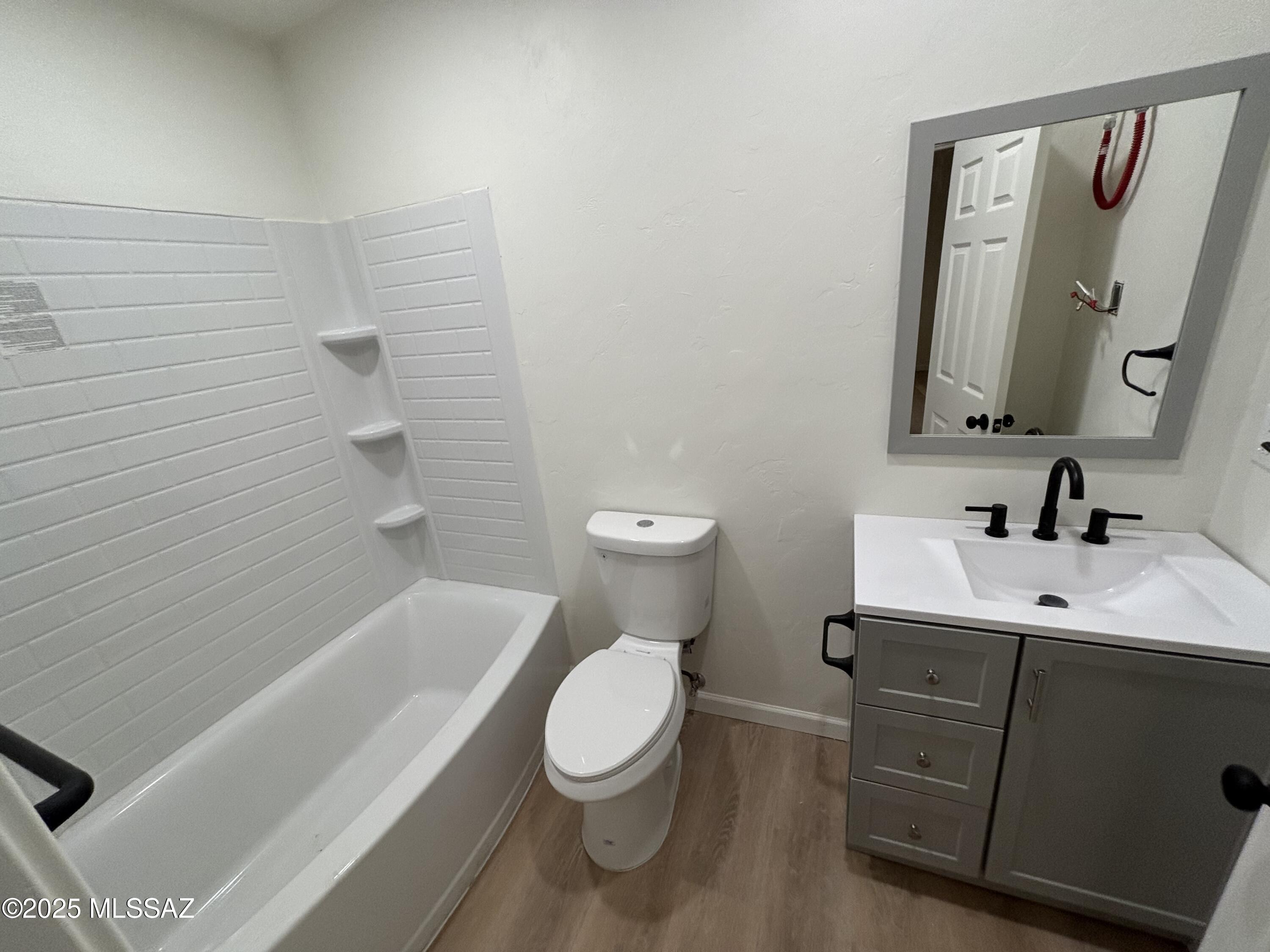 326 East Prince Road, Unit 3 Tucson, AZ 85705 - Photo 8 of 13 Bathroom