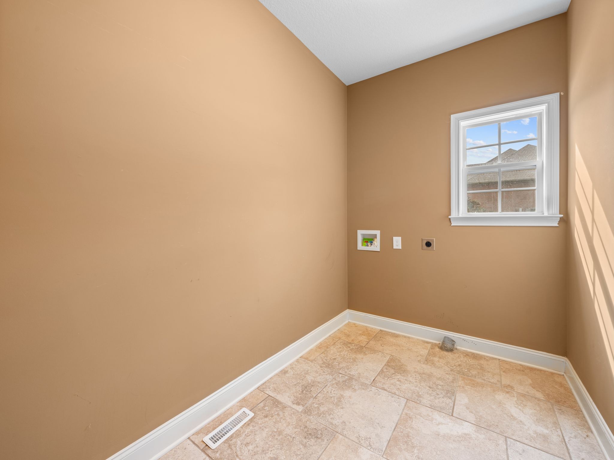650 Dixie Bee Road Clarksville, TN 37043 - Photo 16 of 42 a view of a small space with wooden floor and a window