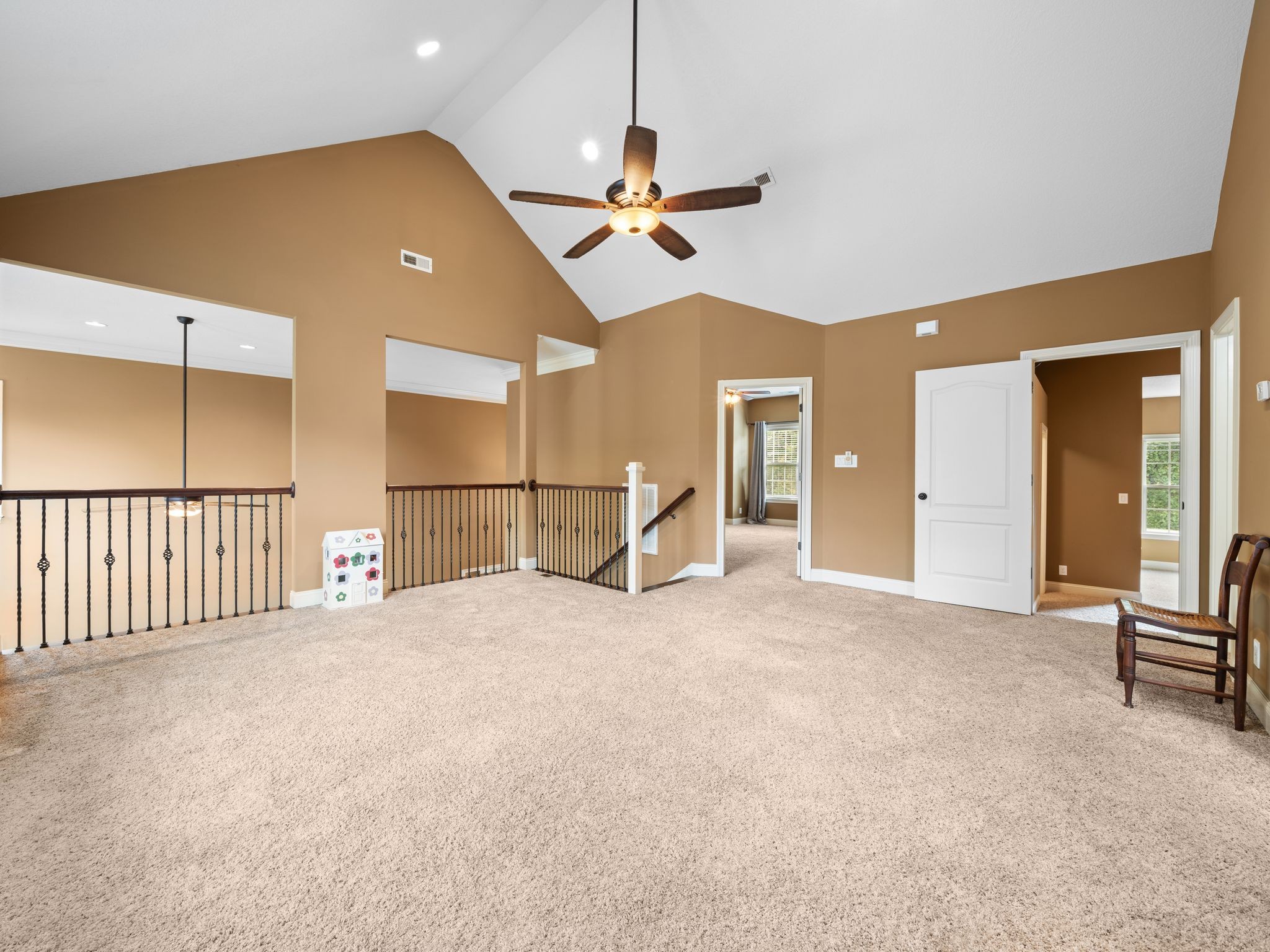 650 Dixie Bee Road Clarksville, TN 37043 - Photo 28 of 42 a view of a livingroom with a ceiling fan and window