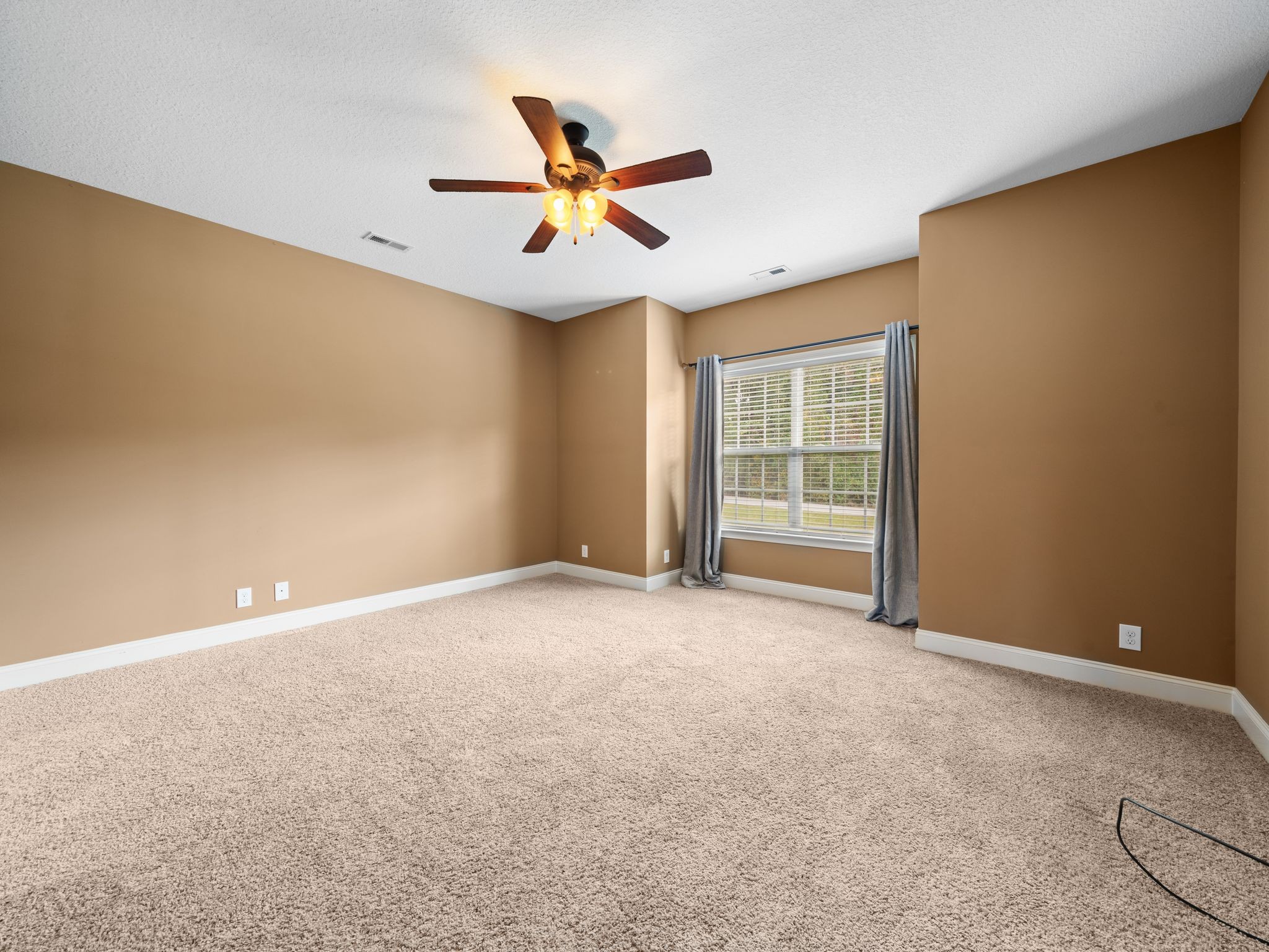 650 Dixie Bee Road Clarksville, TN 37043 - Photo 29 of 42 a view of an empty room with a window