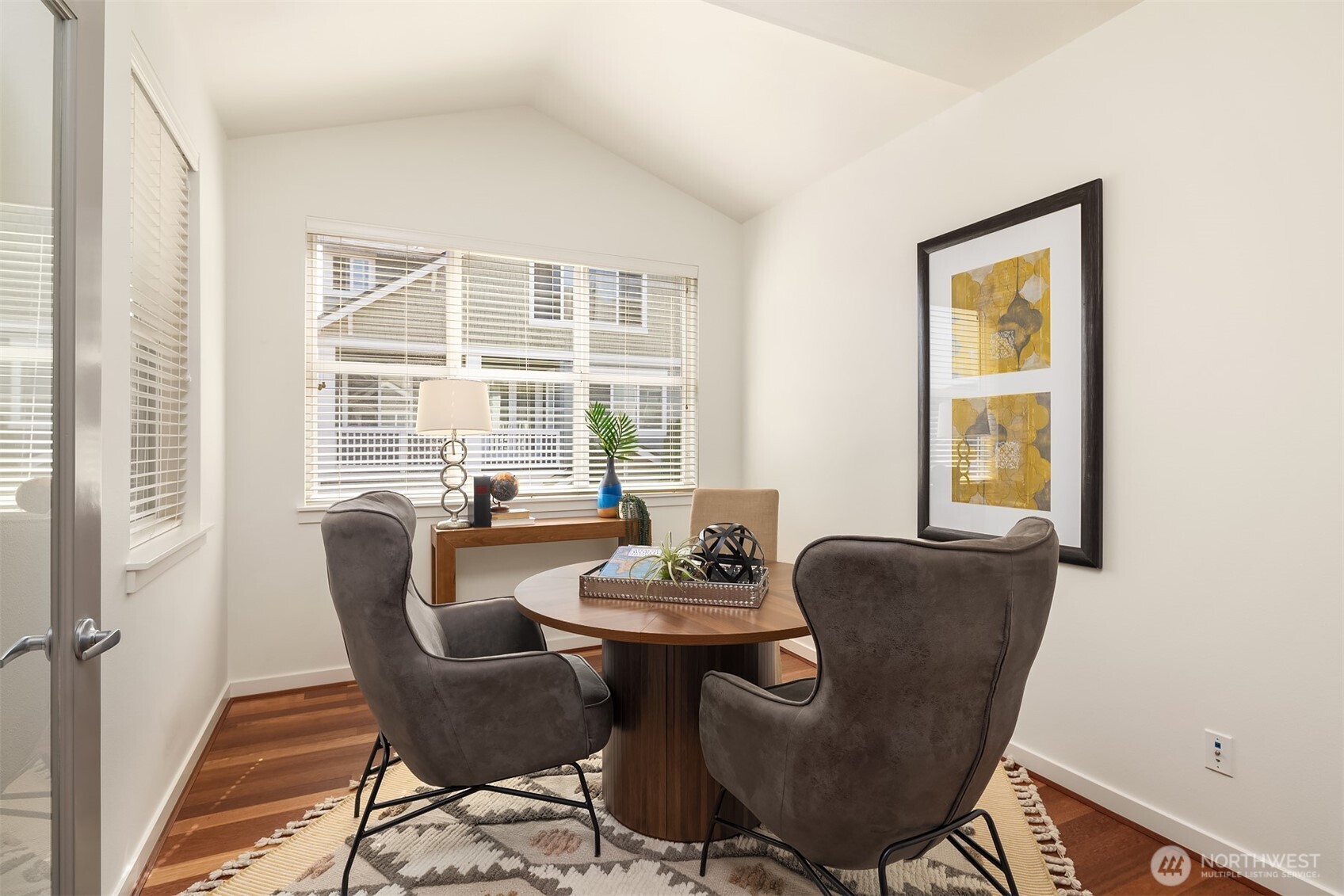 597 Alpine Ridge Place Northwest Issaquah, WA 98027 - Photo 17 of 32 a dining room with furniture and window