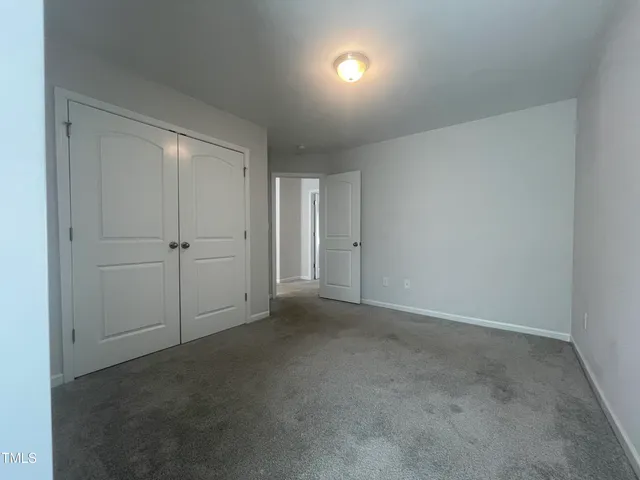 a view of empty room with window