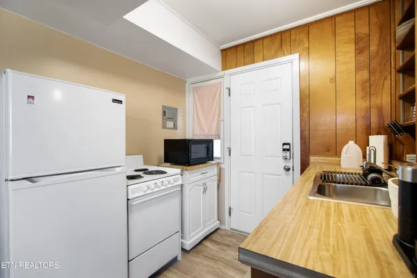 $499,000 | 111 Vienna Road, Oak Ridge, TN 37830