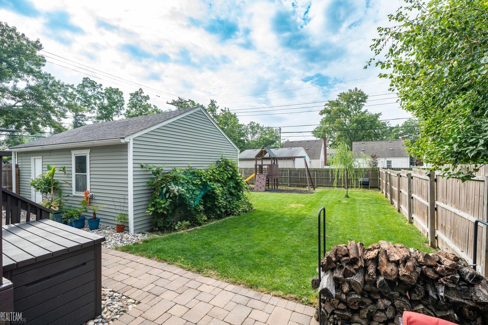 2313 Harvard Road Berkley, MI 48072 - Photo 30 of 32