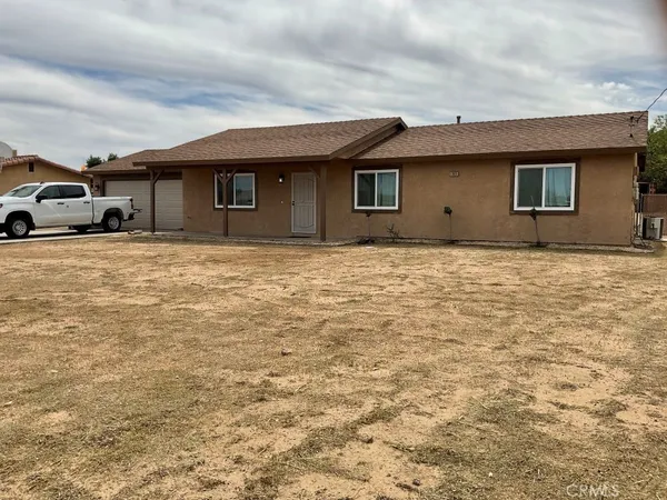 $2,500 | 17965 Live Oak Street, Hesperia, CA 92345