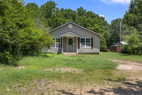 $1,100 | 1610 Old Waynesboro Highway, Lawrenceburg, TN 38464