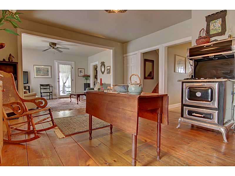 43 Serpentine Road Warren, RI 02885 - Photo 6 of 23 Kitchen.