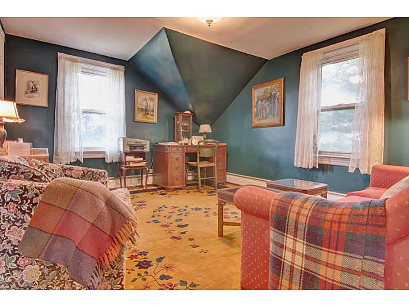 43 Serpentine Road Warren, RI 02885 - Photo 9 of 23 Den/Family/Great Room.