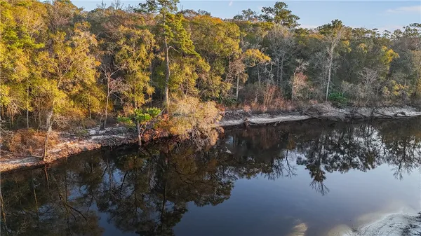 $109,000 | 751 Fort McIntosh Loop, Hortense, GA 31543