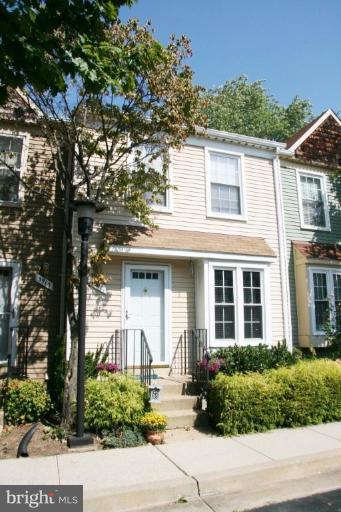 3911 9th Road South, Unit 3911 Arlington, VA 22204 - Photo 1 of 25 Exterior (Main)