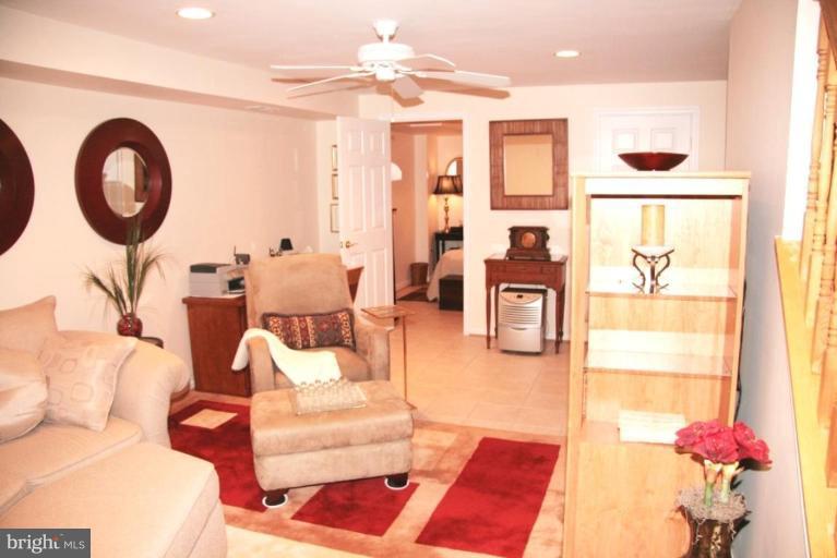 3911 9th Road South, Unit 3911 Arlington, VA 22204 - Photo 17 of 25 Recreation Room #2