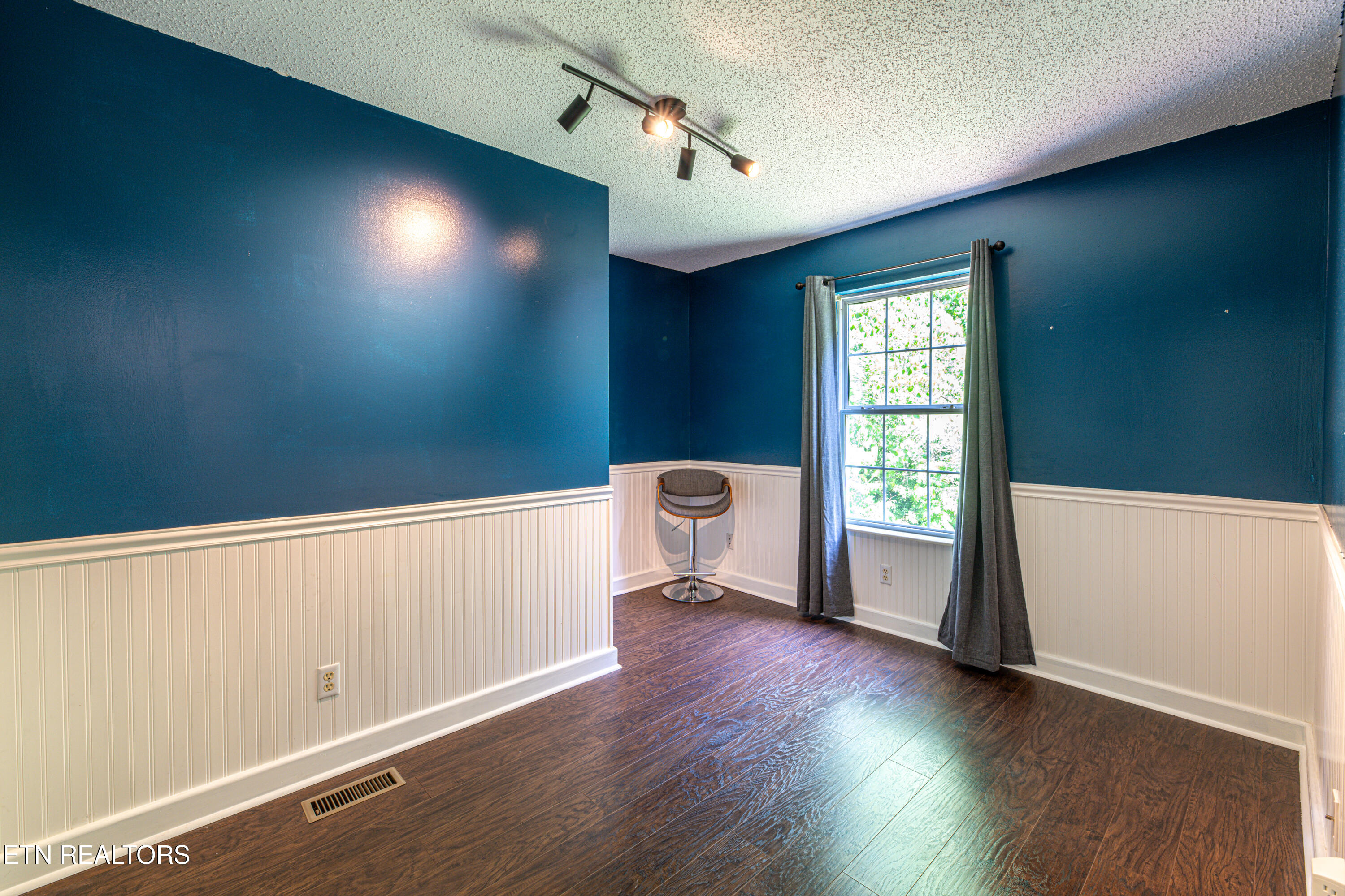 1718 Frank Watts Road Knoxville, TN 37909 - Photo 20 of 31 1718 Frank Watt-15