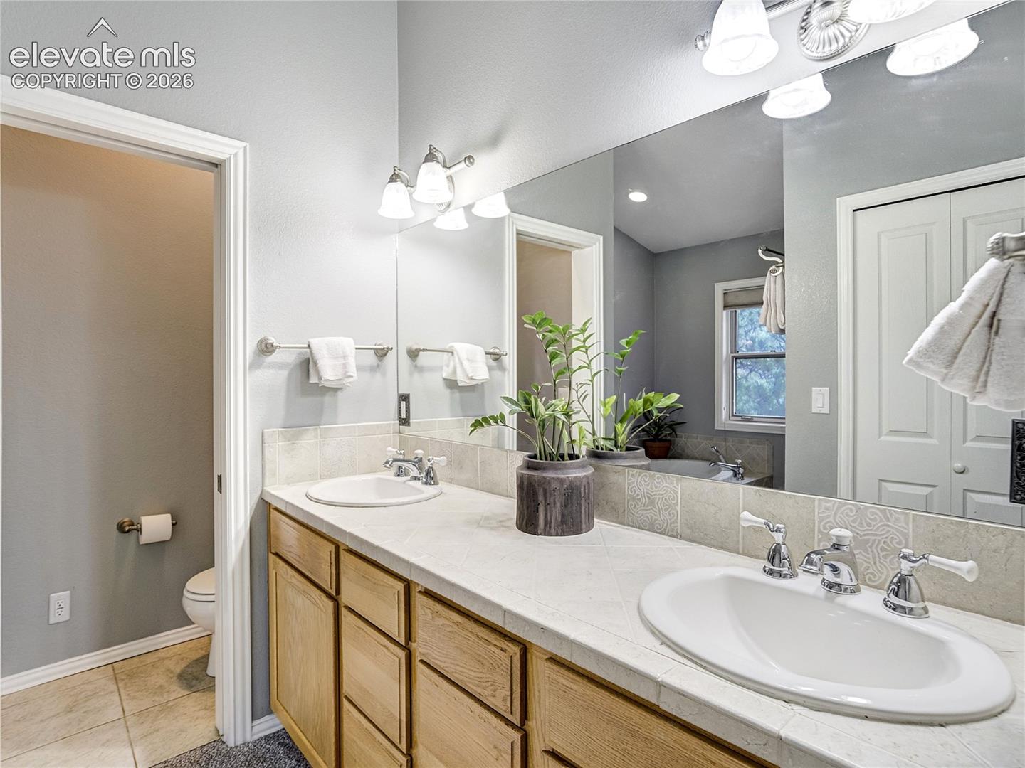 4660 Hagerman Road Cascade, CO 80809 - Photo 27 of 50 The primary suite’s private 5-piece bathroom