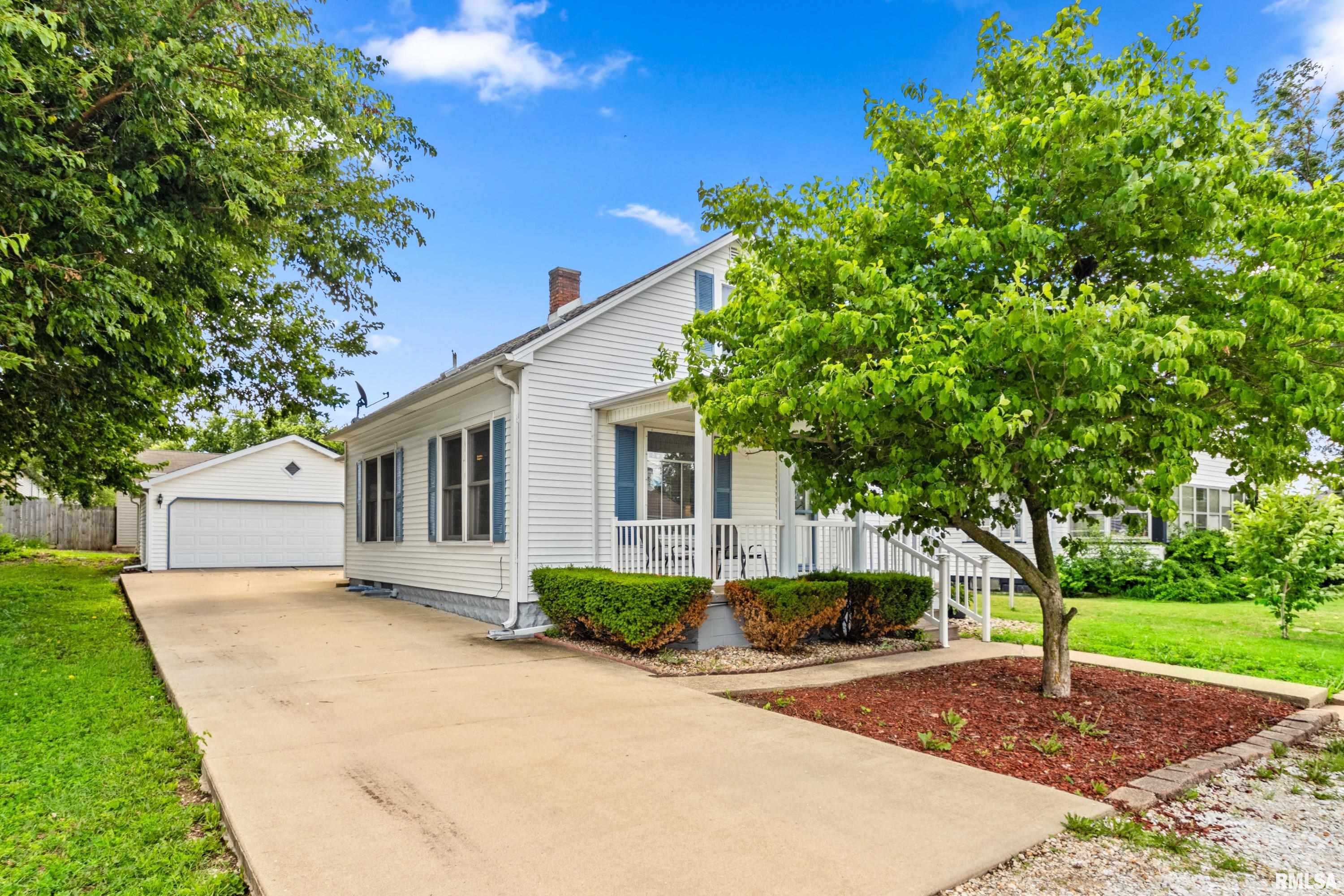 214 Ripper Street South Pekin, IL 61564 - Photo 2 of 33