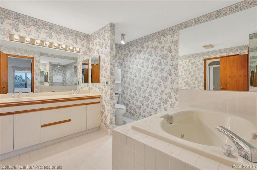 875 Green View Court, Unit 62 Rochester, MI 48307 - Photo 15 of 25