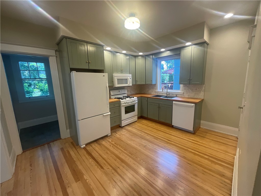 923 Harvard Street Rochester, NY 14610 - Photo 15 of 45 Lots of space here!